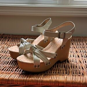 Korks Dawson Ivory Wedge Sandal 10 NEW